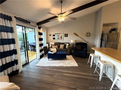 Top-floor, fully remodeled showstopper 1-bedroom condo that - photo 10
