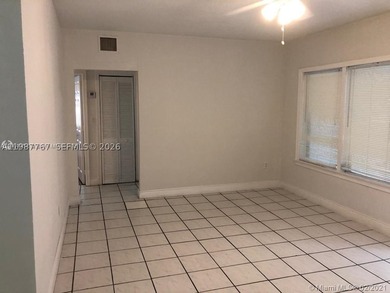 Prime 4-unit multifamily opportunity in the heart of Normandy - photo 8