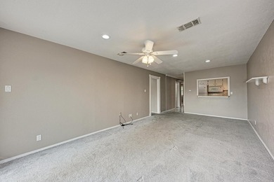 Investor Opportunity in Horseshoe Bay! Tenant in place and a - photo 12