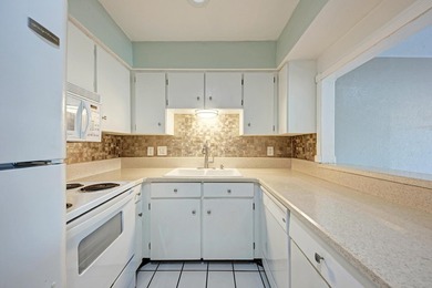 Investor Opportunity in Horseshoe Bay! Tenant in place and a - photo 15