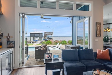 Bayfront Luxury. Endless Horizons. Waterfront Living. No HOA. A - photo 17