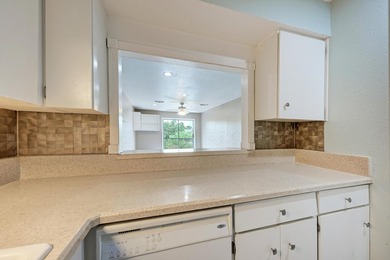Investor Opportunity in Horseshoe Bay! Tenant in place and a - photo 17