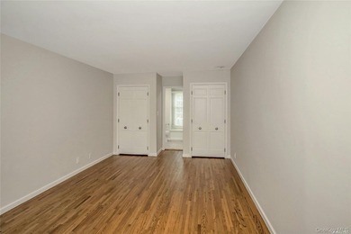 A stunning and completely renovated 3 bedroom 3.5 bath Townhouse - photo 20