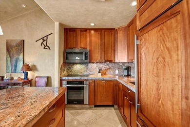Experience refined beachfront living at Makena Surf, a gated - photo 20