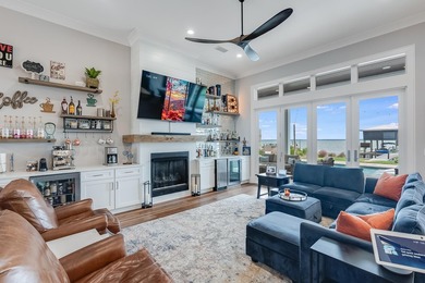 Bayfront Luxury. Endless Horizons. Waterfront Living. No HOA. A - photo 21