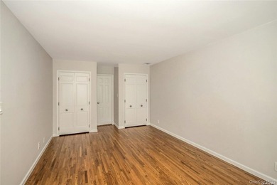 A stunning and completely renovated 3 bedroom 3.5 bath Townhouse - photo 21