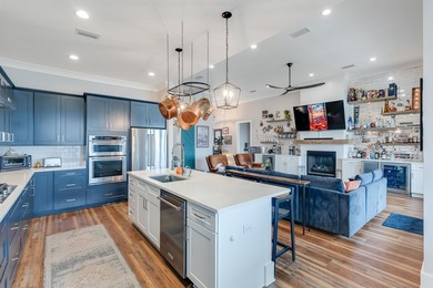 Bayfront Luxury. Endless Horizons. Waterfront Living. No HOA. A - photo 27