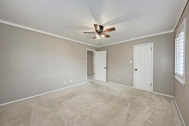 Investor Opportunity in Horseshoe Bay! Tenant in place and a - photo 27