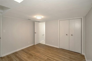 A stunning and completely renovated 3 bedroom 3.5 bath Townhouse - photo 27