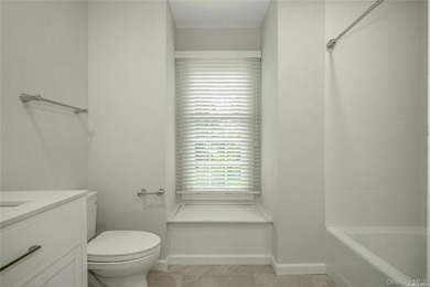A stunning and completely renovated 3 bedroom 3.5 bath Townhouse - photo 35