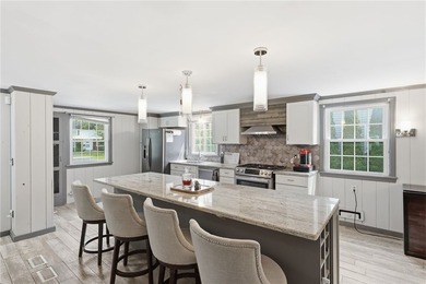 Welcome to 135 Glen Ellyn Way, a beautifully updated home - photo 6