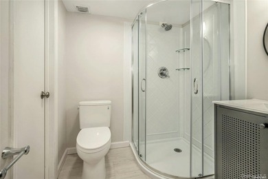 A stunning and completely renovated 3 bedroom 3.5 bath Townhouse - photo 36