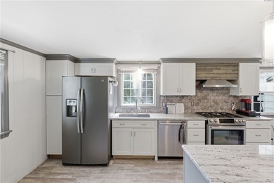 Welcome to 135 Glen Ellyn Way, a beautifully updated home - photo 8