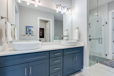 Bayfront Luxury. Endless Horizons. Waterfront Living. No HOA. A - photo 39