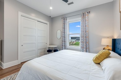 Bayfront Luxury. Endless Horizons. Waterfront Living. No HOA. A - photo 50