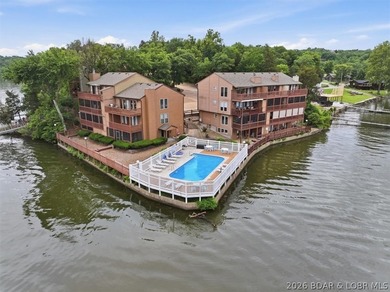 Welcome to your perfect lakeside escape! This beautifully - photo 2