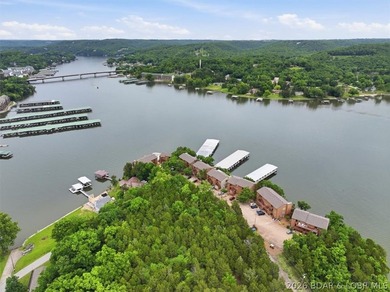 Welcome to your perfect lakeside escape! This beautifully - photo 3