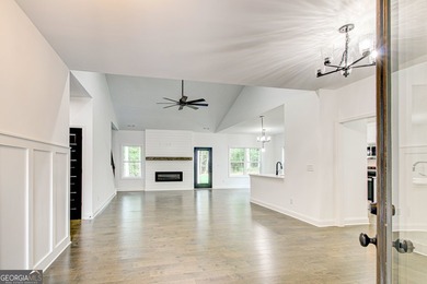 New construction home with 4 bedrooms and 2 bathrooms. Double - photo 13