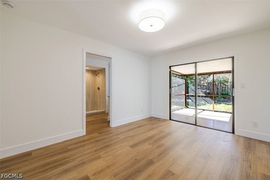 Exceptionally renovated Naples residence with NO HOA - minutes - photo 14