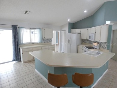 This 4-Bedroom, 2-Bath Block Pool Home Offers 2,091 Square Feet - photo 4