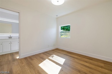 Exceptionally renovated Naples residence with NO HOA - minutes - photo 22