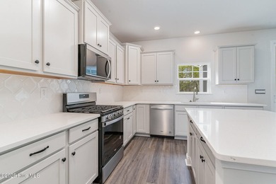 Welcome to Surfside Landing! This brand new Westerly floorplan - photo 10