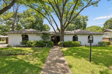 Lake Home Sale Pending in Dallas, Texas