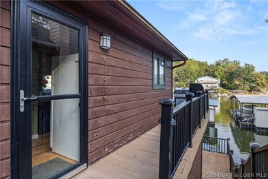 Experience lakefront perfection in this charming 3-bed, 3-bath - photo 5