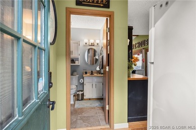 Experience lakefront perfection in this charming 3-bed, 3-bath - photo 6