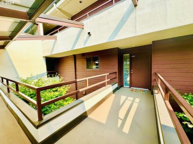 Willamette River - Multnomah County Condo For Sale in Portland Oregon