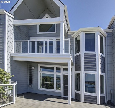 Columbia River - Clark County Condo For Sale in Vancouver Washington