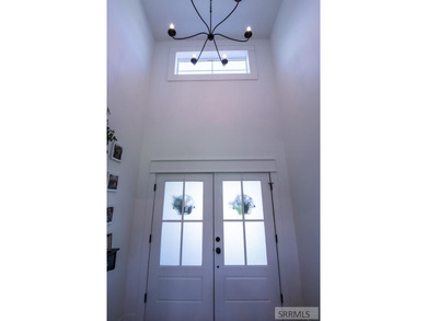 Don't miss out on this beautiful, nearly new, recently vacated - photo 6