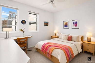 Rare Penthouse Duplex with 2,500 SF of Private Outdoor Space & - photo 12