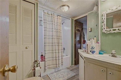 Are you looking to downsize, or for a year round vacation - photo 16