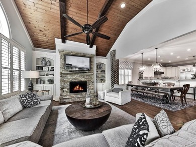 CLASSIC! COMFORTABLE! HOSPITABLE! This HOME (and it is a HOME) - photo 20
