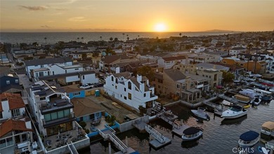 Completely remodeled luxury bayfront duplex in Newport Beach - photo 2