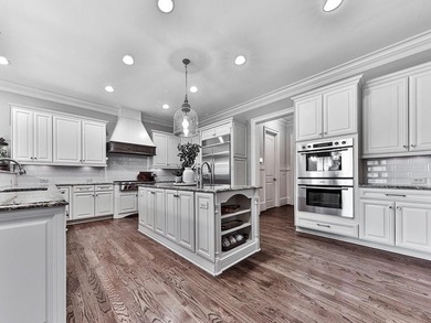 CLASSIC! COMFORTABLE! HOSPITABLE! This HOME (and it is a HOME) - photo 23