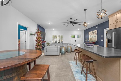 Beautiful home, a must see with no HOA! A place to park an RV or - photo 24