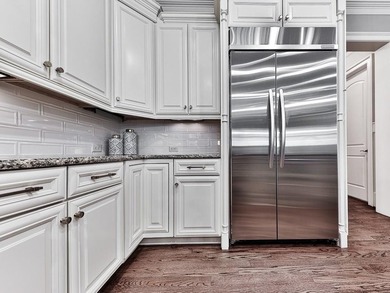 CLASSIC! COMFORTABLE! HOSPITABLE! This HOME (and it is a HOME) - photo 27