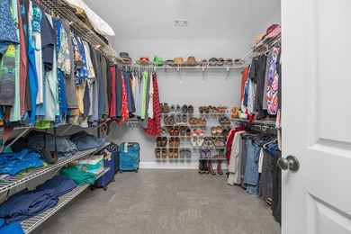 Beautiful home, a must see with no HOA! A place to park an RV or - photo 31