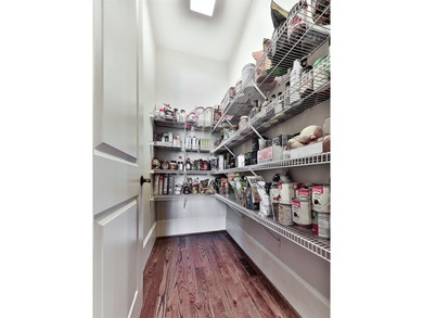 CLASSIC! COMFORTABLE! HOSPITABLE! This HOME (and it is a HOME) - photo 37