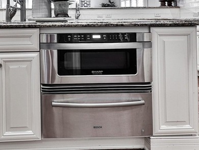 CLASSIC! COMFORTABLE! HOSPITABLE! This HOME (and it is a HOME) - photo 38