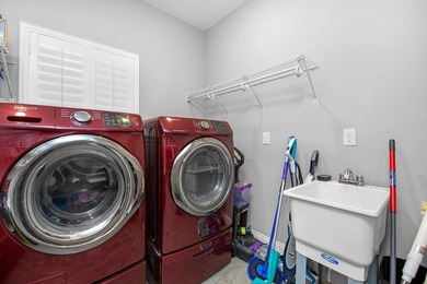 Beautiful home, a must see with no HOA! A place to park an RV or - photo 42