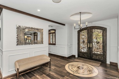 Private Gated Gold Coast Estate | Waterview. Set on - photo 6