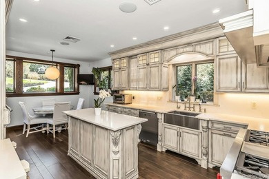 Private Gated Gold Coast Estate | Waterview. Set on - photo 9
