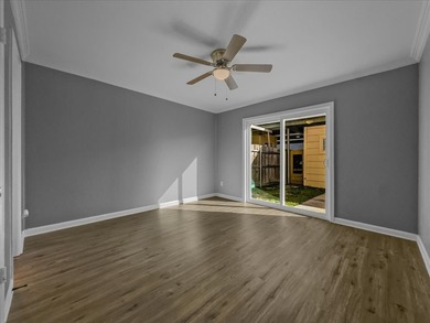 MOVE IN READY! PRICE IMPROVEMENT with NEW roof and NEW - photo 8