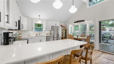 Professionally remodeled to perfection, this gorgeous Lake Ozark - photo 8