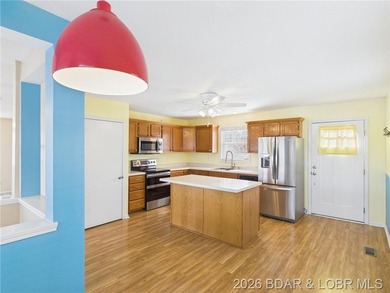 Enjoy lake living in this beautifully updated second-tier home - photo 4