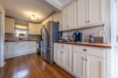 Waterfront, dock, Rental ready in a great central location! - photo 4