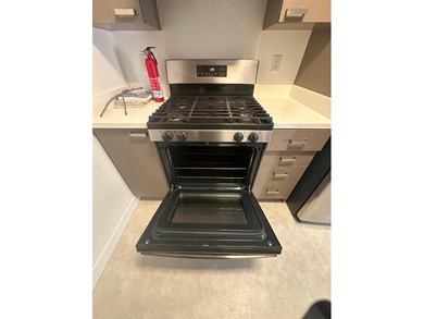 SELLELR wants it SOLD...... on LB easy to show. Discover the - photo 13